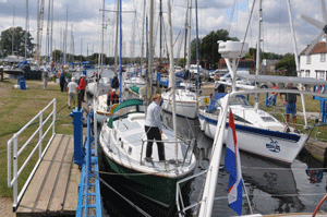 De sluis van Heybridge wordt gevuld.