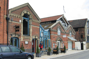 Gerenoveerde panden bij de haven van Ipswich.