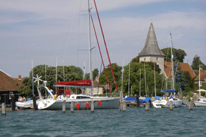 Dinghy zeilwedstrijg op Chichester Channel.