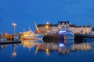 Visserboten in de haven van St. Vaast.