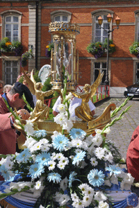 Maria processie in Boulogne
