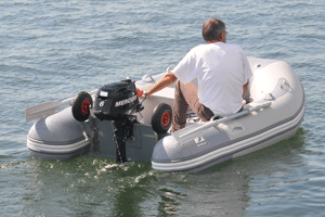 Wielen aan de dinghy