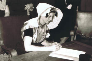 Getuige bij het huwelijk van haar zoon Jaap in 1958.